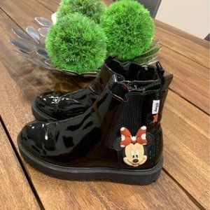 DISNEY Mickey Mouse boots. Size 35 (3.5). Side zipper. Thick tread. Ador…